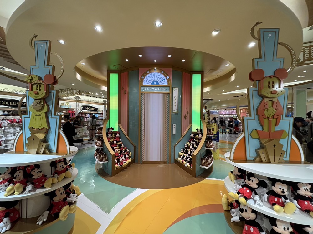 イクスピアリ ディズニーストア エレベーター