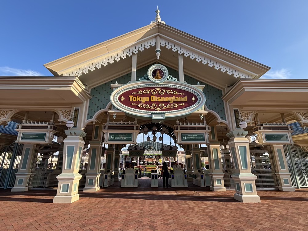 ディズニーランドエントランス