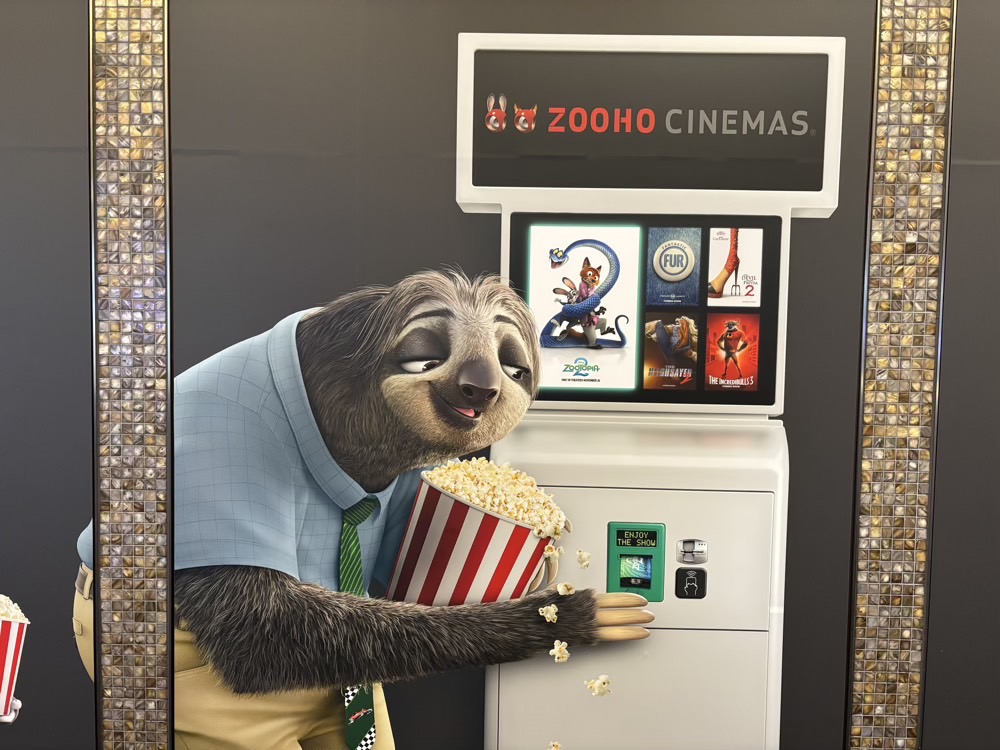 ズーホーシネマズ フラッシュポップコーンこぼしてる