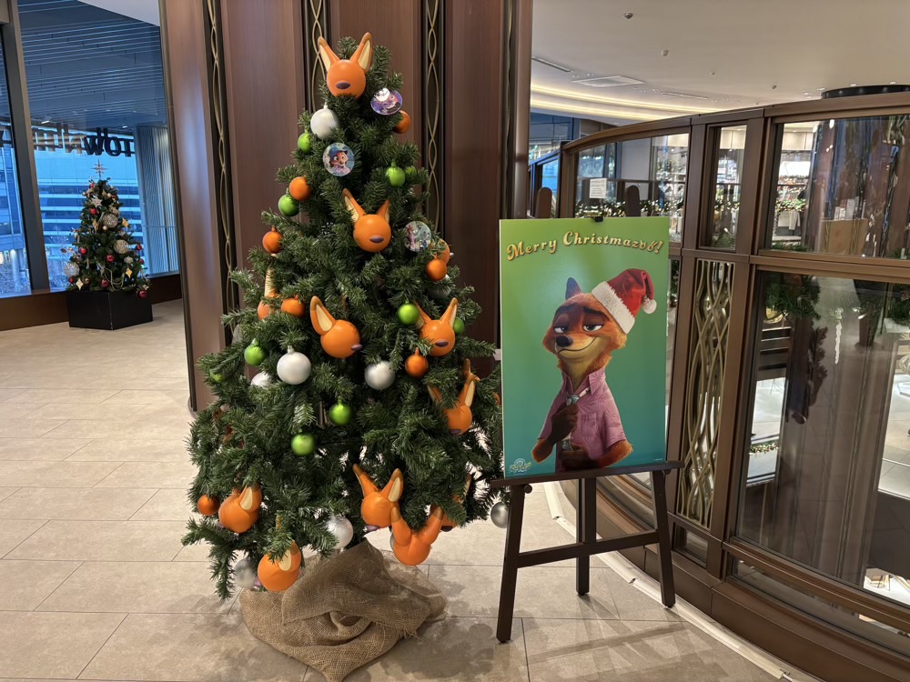 ズートピア2クリスマスツリー東京ミッドタウン日比谷 ニックツリー