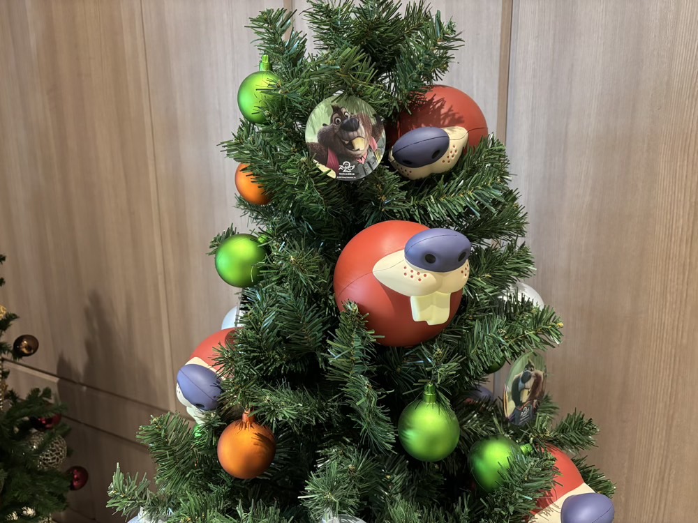 ズートピア2クリスマスツリー東京ミッドタウン日比谷 ニブルズツリー アップ